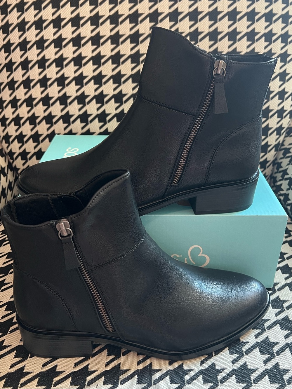 BareTraps Alona Women's Booties-SIze 9